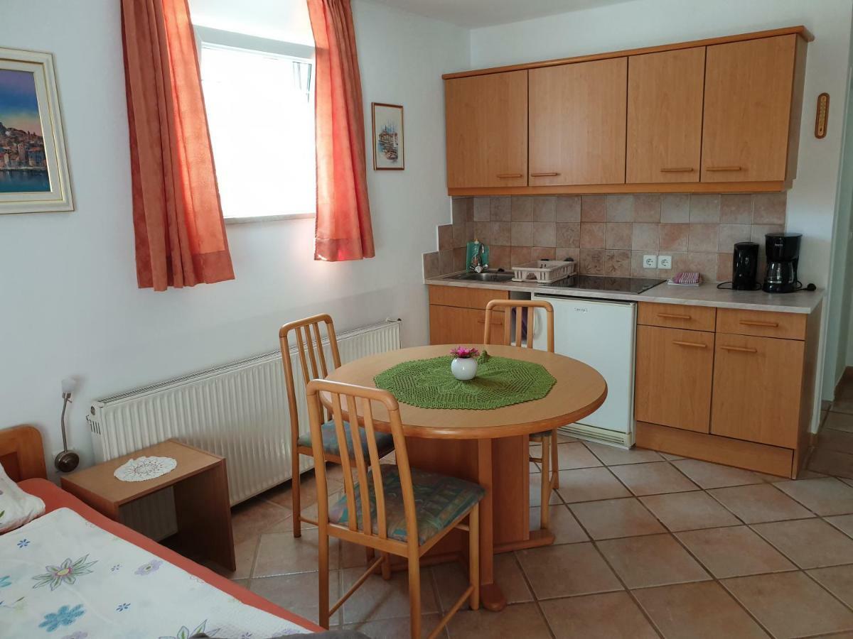 Apartmenthaus Fa Rovinj Exterior foto